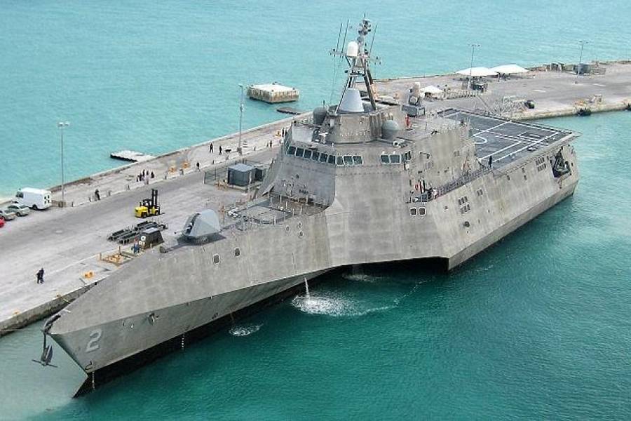 USS Independence - флагман флота США боевых кораблей прибрежной зоны.
