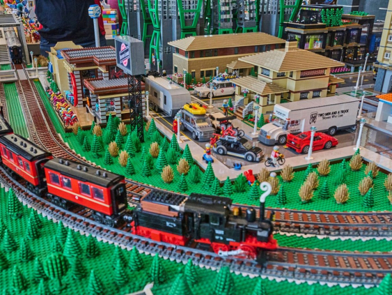LEGO покупает центры развлечений у владельца музея восковых фигур мадам Тюссо