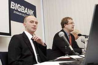 Руководитель латвийского филиала BIGBANK Юрис Пуце (слева) и член правления “головного” банка Кайдо Саар.