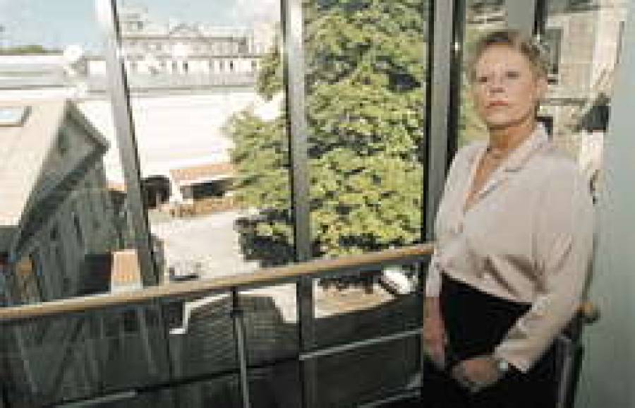  Иева ЛАУКЕРС над своими владениями.