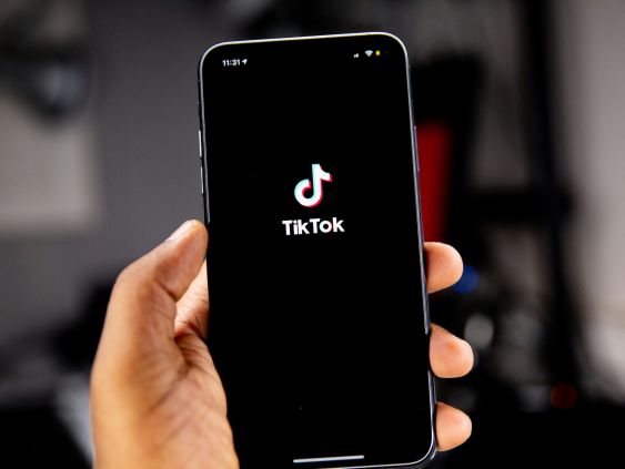 Трамп в третий раз продлевает срок продажи TikTok