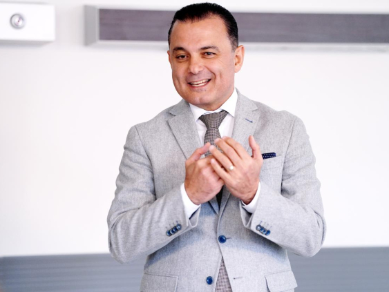 Стало известно, сколько долгов у министра Хосама Абу Мери