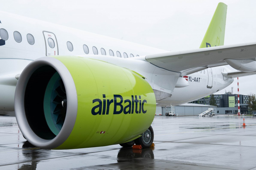C 2 января "airBaltic" отменила 36 рейсов на маршруте в Амстердам