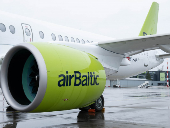 C 2 января "airBaltic" отменила 36 рейсов на маршруте в Амстердам