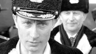 Командовать парадом будут люди в форме.
