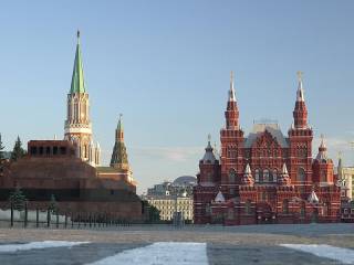 Красная площадь опустела.